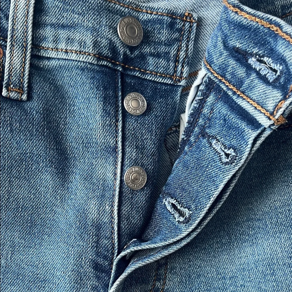 Levi's Blue Jeans - Picture 15 of 16